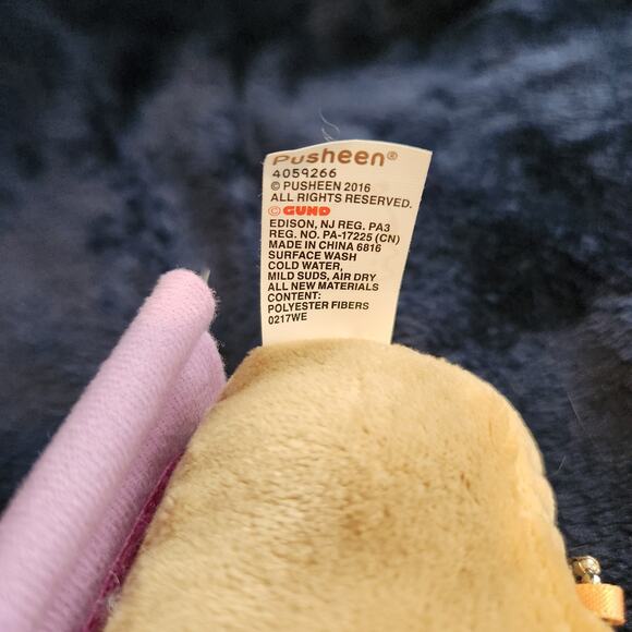 Gund Pusheen The Cat Cute Pink Book Worm Keychain Plush 2016 Mystery Box - Picture 4 of 8